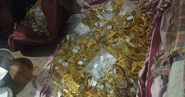 Tịch thu hơn 250 đồng vàng trị giá 4,6 tỷ đồng và lượng lớn tiền mặt dưới gầm giường