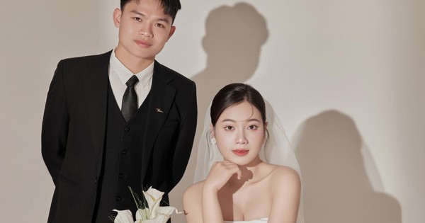 Hồ Văn Cường công khai ảnh cưới