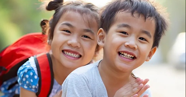 Cha mẹ lười có nuôi dạy được con thành công? Nghiên cứu của Harvard khiến phụ huynh cười toe toét