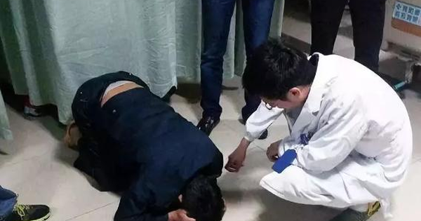 Cậu bé 6 tuổi bị ung thư thận giai đoạn cuối, người cha hối hận khi bác sĩ chỉ ra nguyên nhân từ đồ uống nhiều người mê
