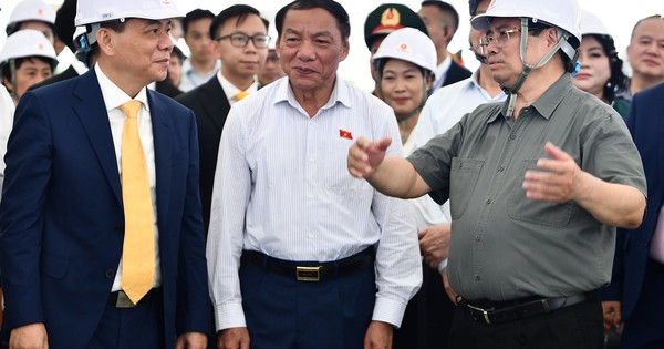 Sau chuyến thị sát cùng ông Phạm Nhật Vượng, Thủ tướng ra chỉ đạo cho siêu dự án của Vingroup