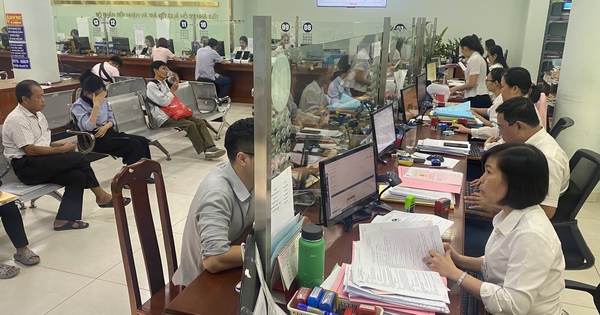 Thực hư đơn phản ánh "lạm quyền" khi cấp sổ hồng tại TP HCM