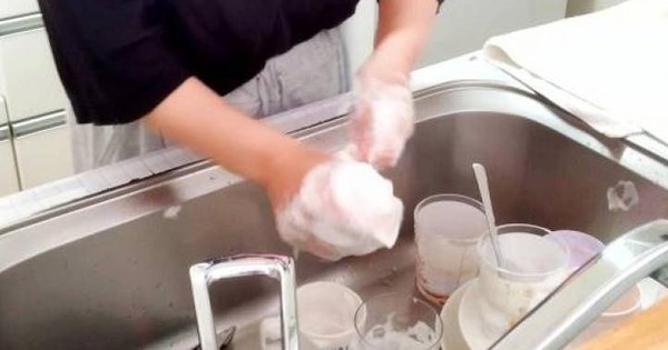 Sai lầm khi rửa bát này nhiều người mắc phải độc hại như "uống thuốc trừ sâu"