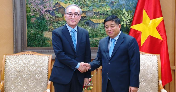 'Ông lớn' hàng đầu Hàn Quốc về viễn thông 'ngỏ ý' xây dựng Trung tâm Phát triển Toàn cầu ngay tại Việt Nam, đề xuất hợp tác với Tập đoàn Viettel