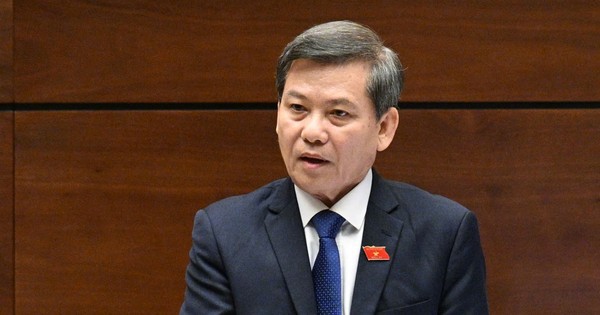 Dân kiện nhưng chủ tịch UBND không dự phiên tòa: ‘Về mặt Đảng, có kỷ luật được không?’