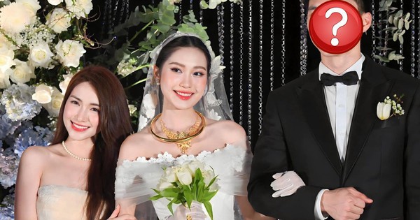 Ngoài Văn Toàn, Hoà Minzy còn đặc biệt thân thiết với cầu thủ nổi tiếng này, mượn tiền tỷ vẫn ngon ơ