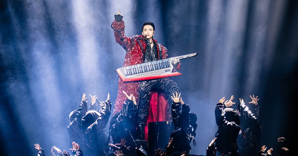 SOOBIN cho biết thế nào là toàn năng: Chơi nhạc cụ, đu dây, nhảy vinahouse đều "bung xoã" trong concert đầu tiên của sự nghiệp!
