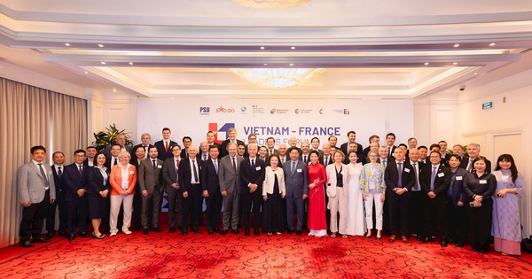 Chủ tịch FPT Trương Gia Bình đề xuất chiến lược “đồng hiện diện” với các doanh nghiệp Pháp