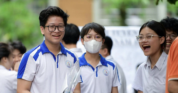 ĐH Kinh tế Quốc dân cộng 2 lần điểm cho thí sinh có chứng chỉ ngoại ngữ: Liệu có công bằng?