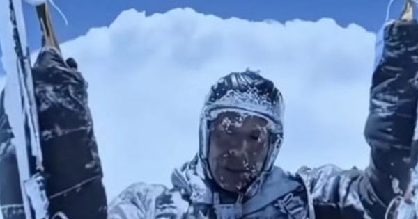 Bị kẹt trong đám mây, người chơi dù lượn suýt chết cóng ở nhiệt độ -40°C