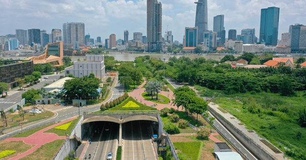 Sau một tiếng rầm lớn, đốt hầm lớn nhất ASEAN nặng 27.000 tấn chìm xuống nước, 1.500 người Việt Nam tạo kỳ tích lớn