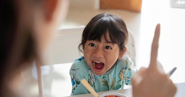 Giáo sư khuyên: Mỗi ngày nói 6 câu này, đảm bảo bạn sẽ không còn quát mắng con nữa, hiệu quả đến mức khó tin!
