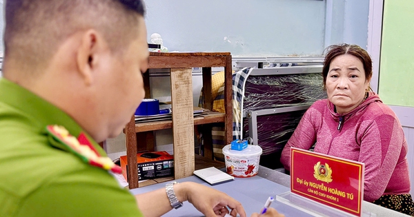 Bắt được người đàn bà “phù phép” tại tiệm vàng ở An Giang