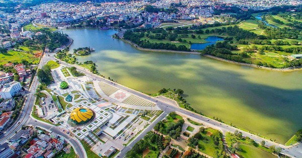 Được chọn làm nơi đặt trung tâm chính trị - hành chính của tỉnh rộng nhất Việt Nam sau sáp nhập, thành phố này có gì đặc biệt?