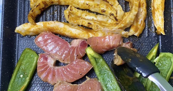 Tưởng ký sinh trùng nhưng đây lại là bộ phận độc lạ ít người biết của cá ngừ, giá cực rẻ mà ăn ngon miễn chê