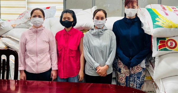 Công an Hà Nội khám xét khẩn cấp tiệm gạo Tuyết Kỳ, khởi tố bà chủ cửa hàng