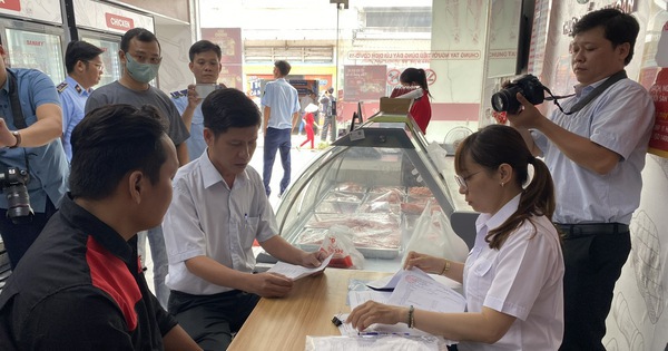 Kiểm tra cửa hàng của C.P. Việt Nam bị "tố" bán thịt heo bệnh, hé lộ kết quả