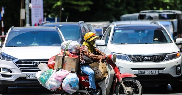 Hà Nội nóng ít ngày nhưng "cháy da, cháy thịt"