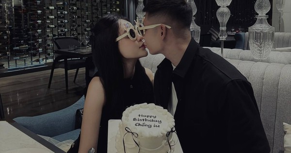 Chia tay Á hậu Vbiz trong ồn ào, “nam thần” U23 Việt Nam công khai khoá mối tình mới, visual không phải dạng vừa
