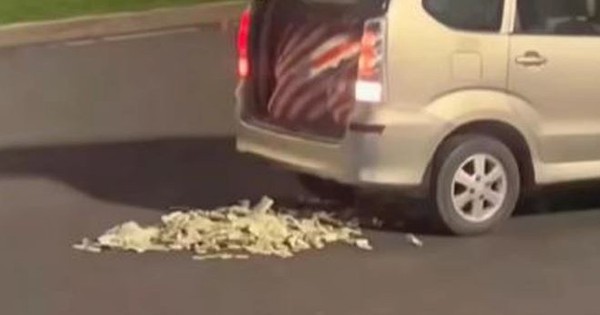 Xe bung cửa, tiền rơi đầy đường và cái kết bất ngờ