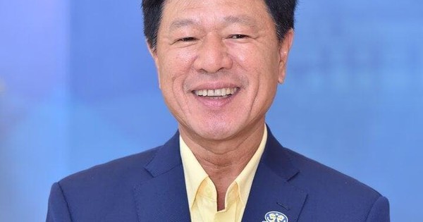 Chủ tịch HQC Trương Anh Tuấn mua xong 4% công ty ngay tại vùng đáy giá nhiều năm