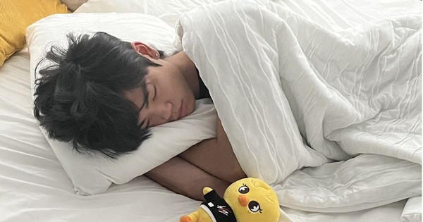 Gối có hạn sử dụng không? Nếu thấy 3 đặc điểm này, tiếc mấy cũng bỏ đi kẻo sau này hối hận cũng bằng thừa!