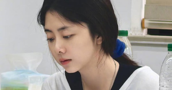 "Nữ thần thanh xuân" 34 tuổi lộ mặt mộc trẻ măng, mê thải độc da bằng 1 thứ có trong tủ lạnh mọi nhà