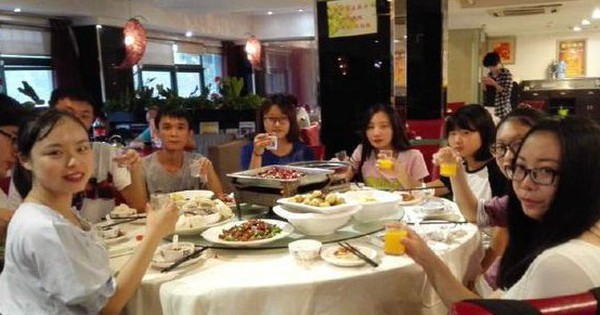 Họp lớp năm thứ 5 sau khi ra trường, người thành công, kẻ thất nghiệp: Hóa ra có 1 thứ trường học không dạy, nhưng quyết định tất cả