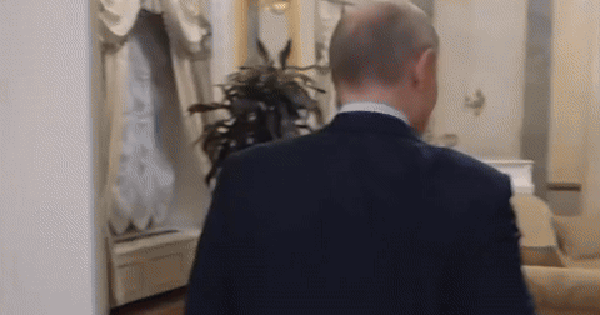 25 năm là chủ nhân Điện Kremlin, Tổng thống Putin lần đầu mở cửa căn hộ quyền lực nhất nước Nga