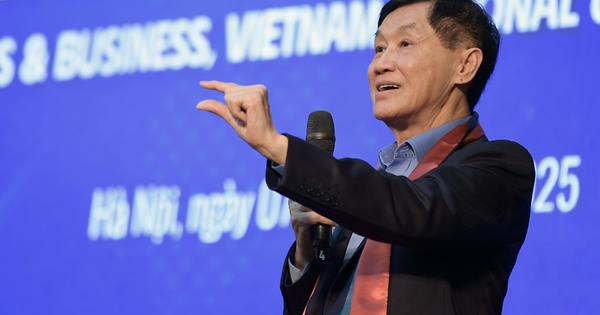"Ông trùm" hàng hiệu Johnathan Hạnh Nguyễn: 'Đầu óc người Việt không thua kém ai, chỉ là các bạn chưa sử dụng'