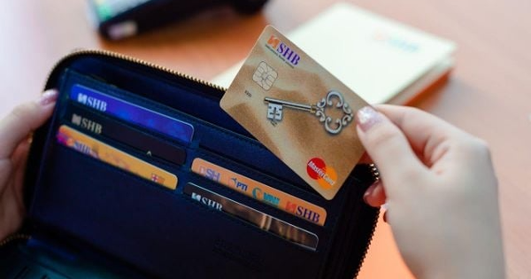 Khách hàng SHB chú ý khi được thông báo chuyển phát nhanh thẻ ngân hàng