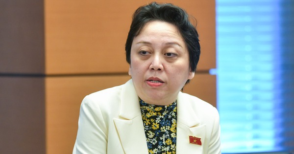 Bà Phạm Khánh Phong Lan: Báo chí vừa thông tin, đi  kiểm tra đâu cũng nói "em hết lòng xe điếu"