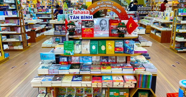 Chuỗi nhà sách lớn nhất nước Fahasa mỗi ngày thu 26 tỷ đồng, vừa chi tiền tỷ cải tạo 2 Nhà sách gần 30 tuổi