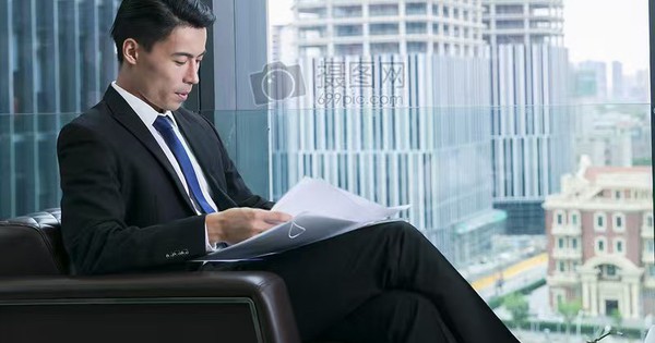 Đàn ông sau tuổi 30 lưu ý: 3 ĐIỀU phải nghĩ, 5 VIỆC phải làm nếu muốn sang giàu, 'vợ đẹp con khôn', bạn bè nể trọng!