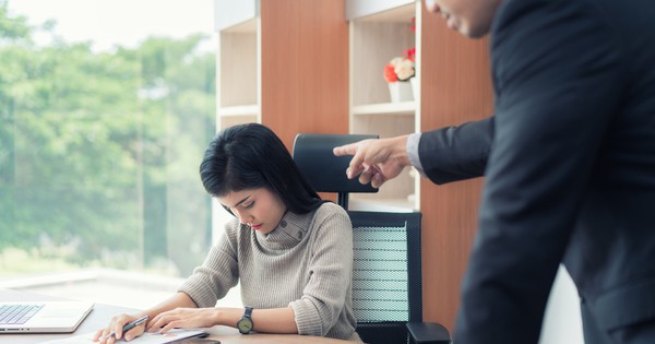 Không phải lười biếng hay thiếu năng lực, đây mới là 3 kiểu nhân viên dễ bị SA THẢI nhất, sự tồn tại của họ không khác gì “cái gai” trong mắt lãnh đạo