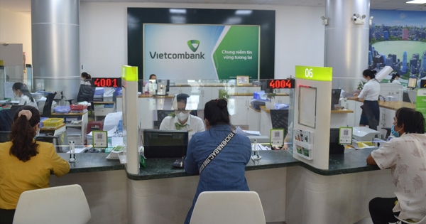 Người dùng Vietcombank, Agribank, Techcombank... cần làm ngay để không bị ngừng giao dịch rút, chuyển tiền