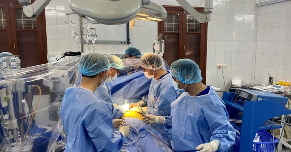Cụ ông 60 tuổi bị nhồi máu cơ tim cấp, tiên lượng tử vong trên 90% được bác sĩ Hải Phòng cứu sống nhờ cách hạ thân nhiệt còn 34 độ C