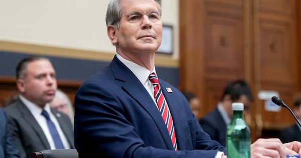 Ứng cử viên tiềm năng kế nhiệm Chủ tịch Fed Powell lộ diện: Là người đang cùng ông Trump ‘khuấy đảo’ thương mại toàn cầu