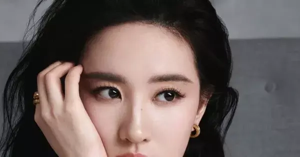 Lưu Diệc Phi bị sàm sỡ