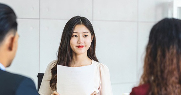 "Làm sao bán được giày cao gót cho nàng tiên cá?" – Nữ ứng viên trả lời quá thông minh, được nhận việc ngay