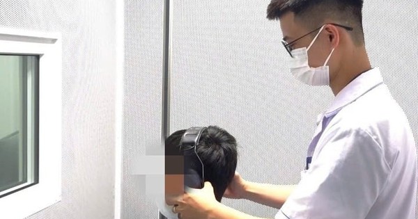 Suýt điếc vì tắm nước lạnh lúc 3 giờ sáng
