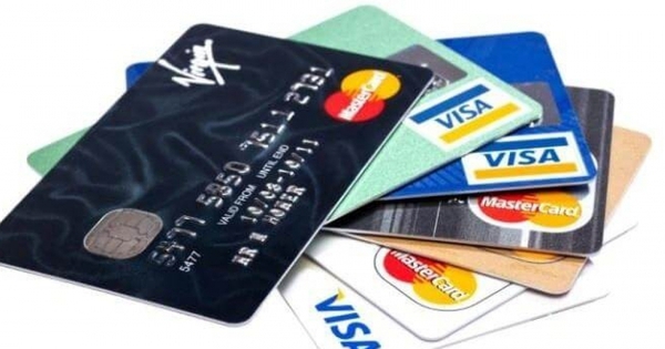 11 loại phí cần biết khi sử dụng thẻ tín dụng: Cẩn trọng để không "nợ chồng nợ"
