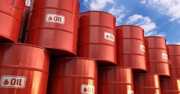 Giá dầu tăng mạnh trước nguy cơ xung đột Israel – Iran, cổ phiếu dầu khí tăng vọt