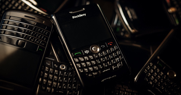 Blackberry - Hành trình từ biểu tượng quyền lực đến cú trượt dài chí mạng: Rơi vào quên lãng chỉ trong 10 năm, bảo thủ nên thua đau Samsung, iPhone