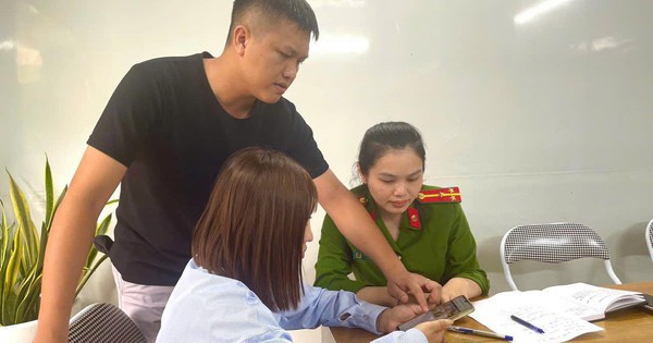 Gia đình trình báo, công an lập tức ngăn chặn người phụ nữ thực hiện chuyển khoản 500 triệu đồng tại Agribank