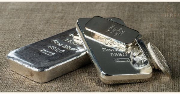 Lãi suất và biến động địa chính trị toàn cầu tác động ra sao tới giá bạc trong tuần này?