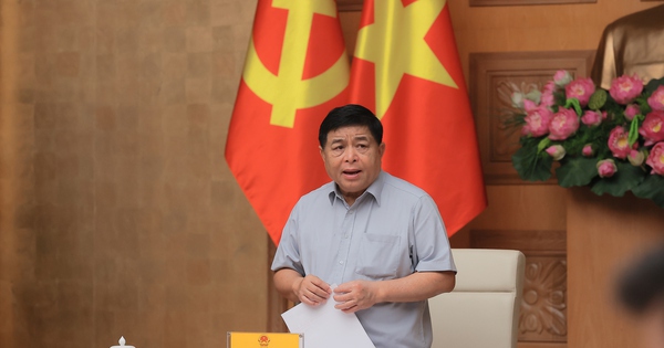 Nghiên cứu, đề xuất ban hành Nghị quyết của Bộ Chính trị về phát triển doanh nghiệp Nhà nước