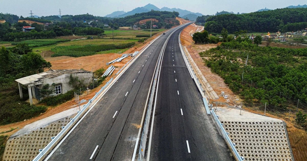 Cao tốc nghìn tỷ về đích sớm 2 năm, lập kỷ lục Việt Nam có hệ thống phức tạp hàng đầu thế giới mà do người Việt làm chủ công nghệ