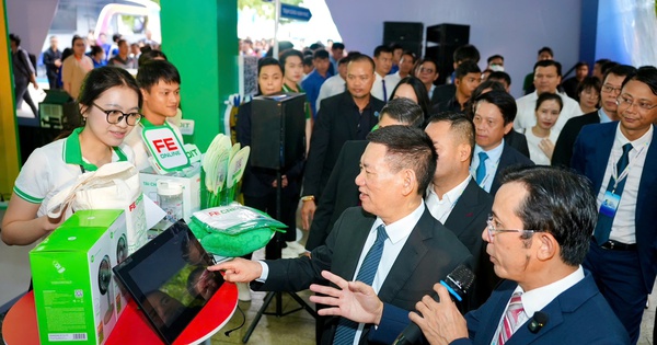 FE CREDIT chinh phục gen Z với ứng dụng tài chính FE ONLINE 2.0