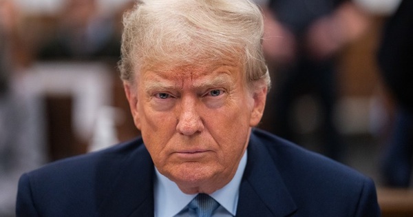 Tổng thống Donald Trump tuyên bố “chúng tôi kiểm soát hoàn toàn bầu trời Iran”